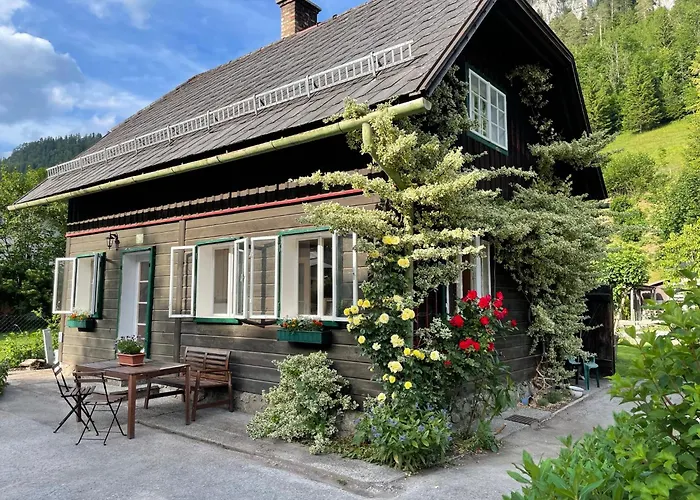 Holzhaus Falkenstein * Schwarzau im Gebirge